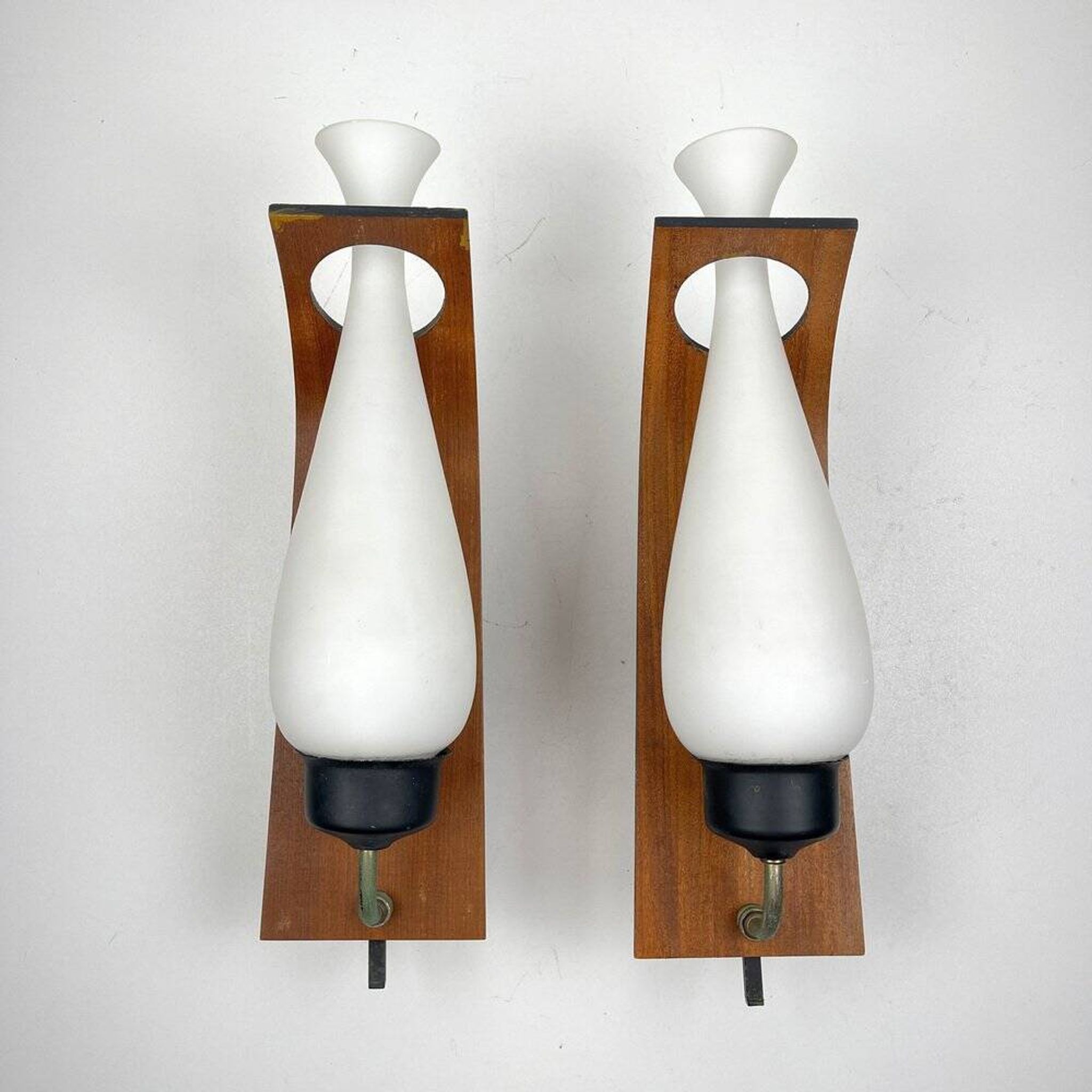 Stilnovo wall sconces, Italy, 1950s, set of 2