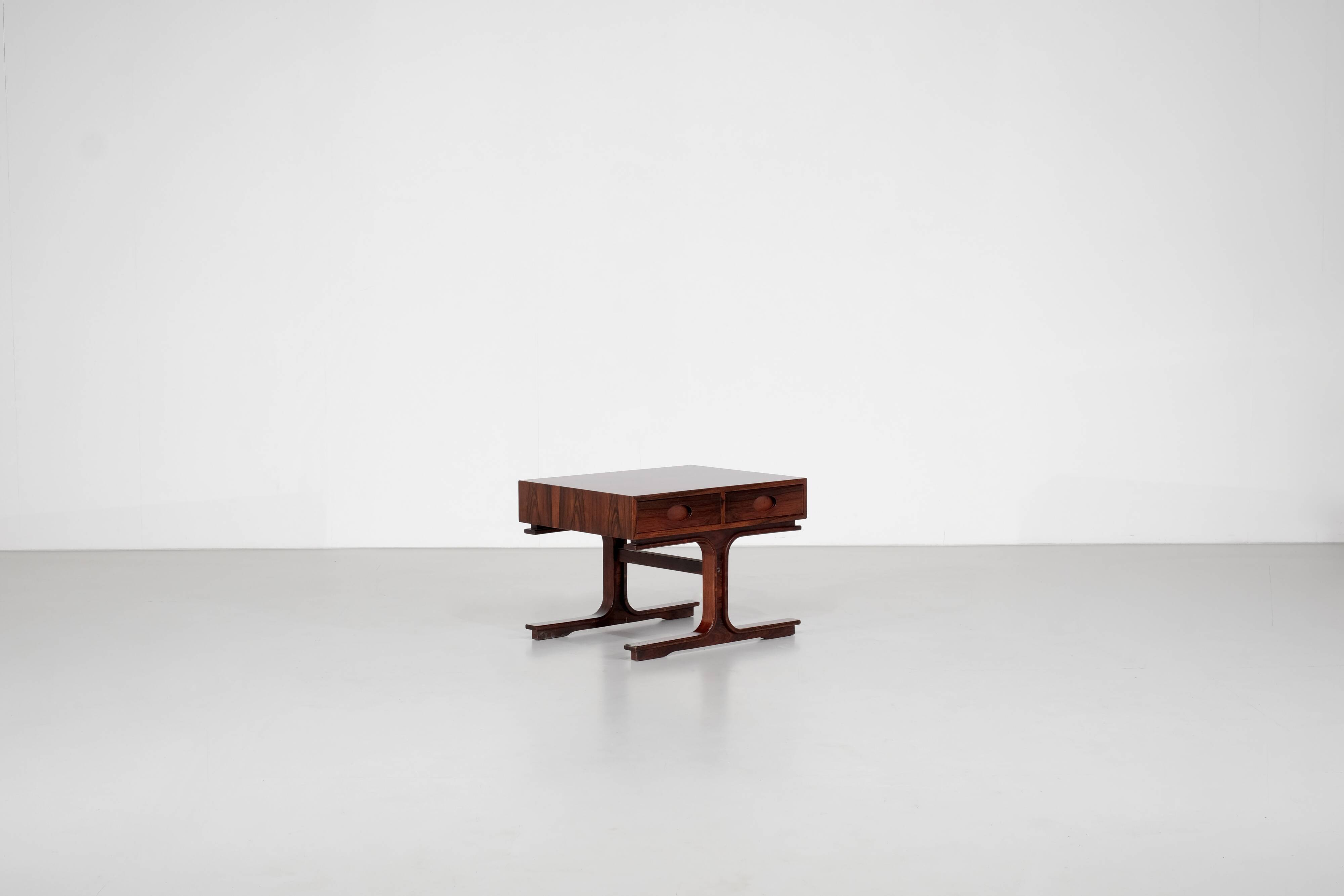 Table basse " 554 " par Gianfranco Frattini pour Bernini, Italie 1950