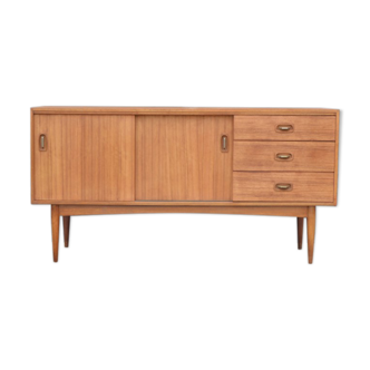 Enfilade by AustinSuite – metal handle