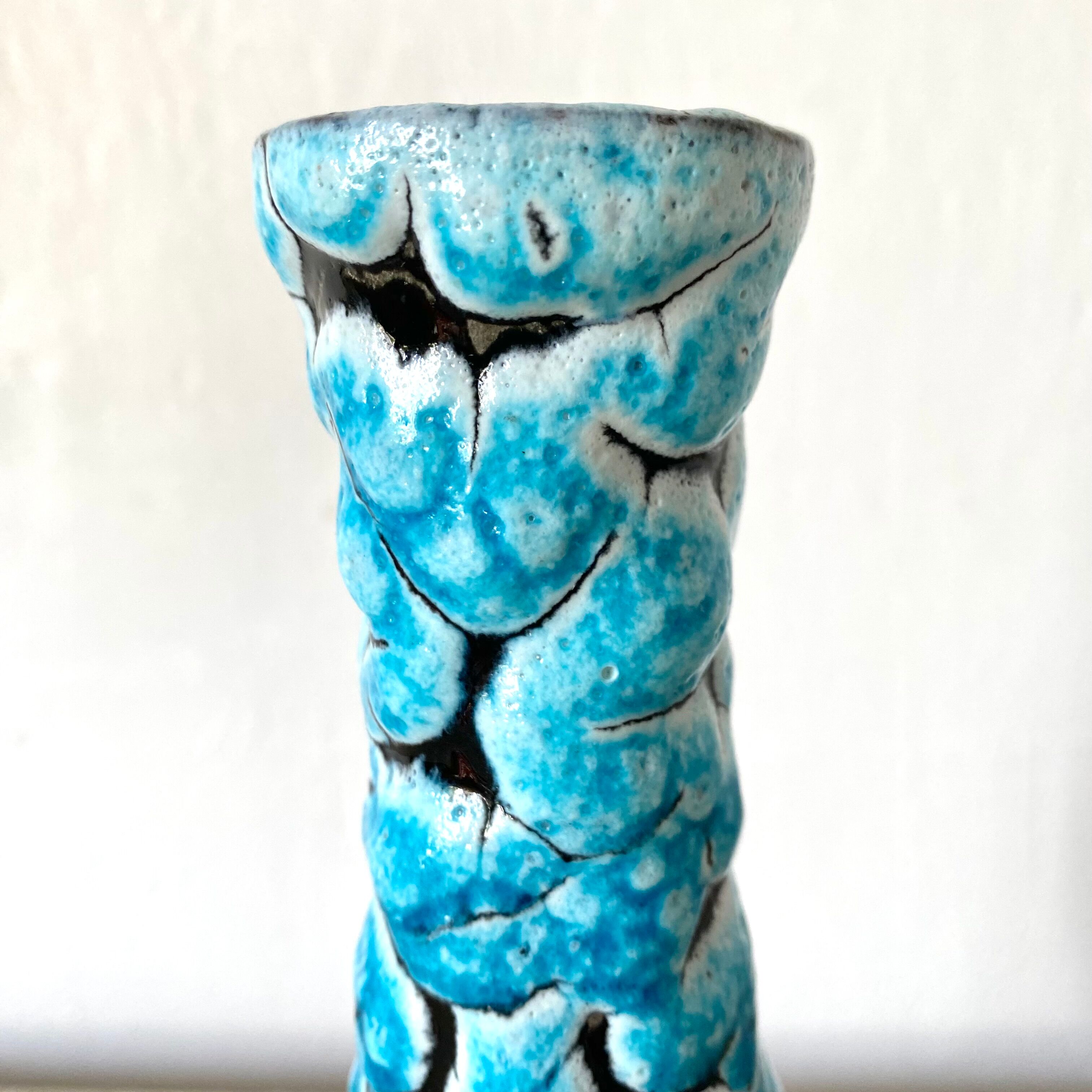 70s single-flower vase