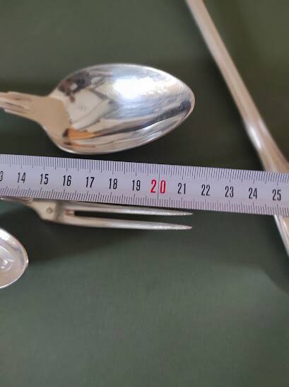 Ménagère de 37 couverts modèle filet, Argenterie