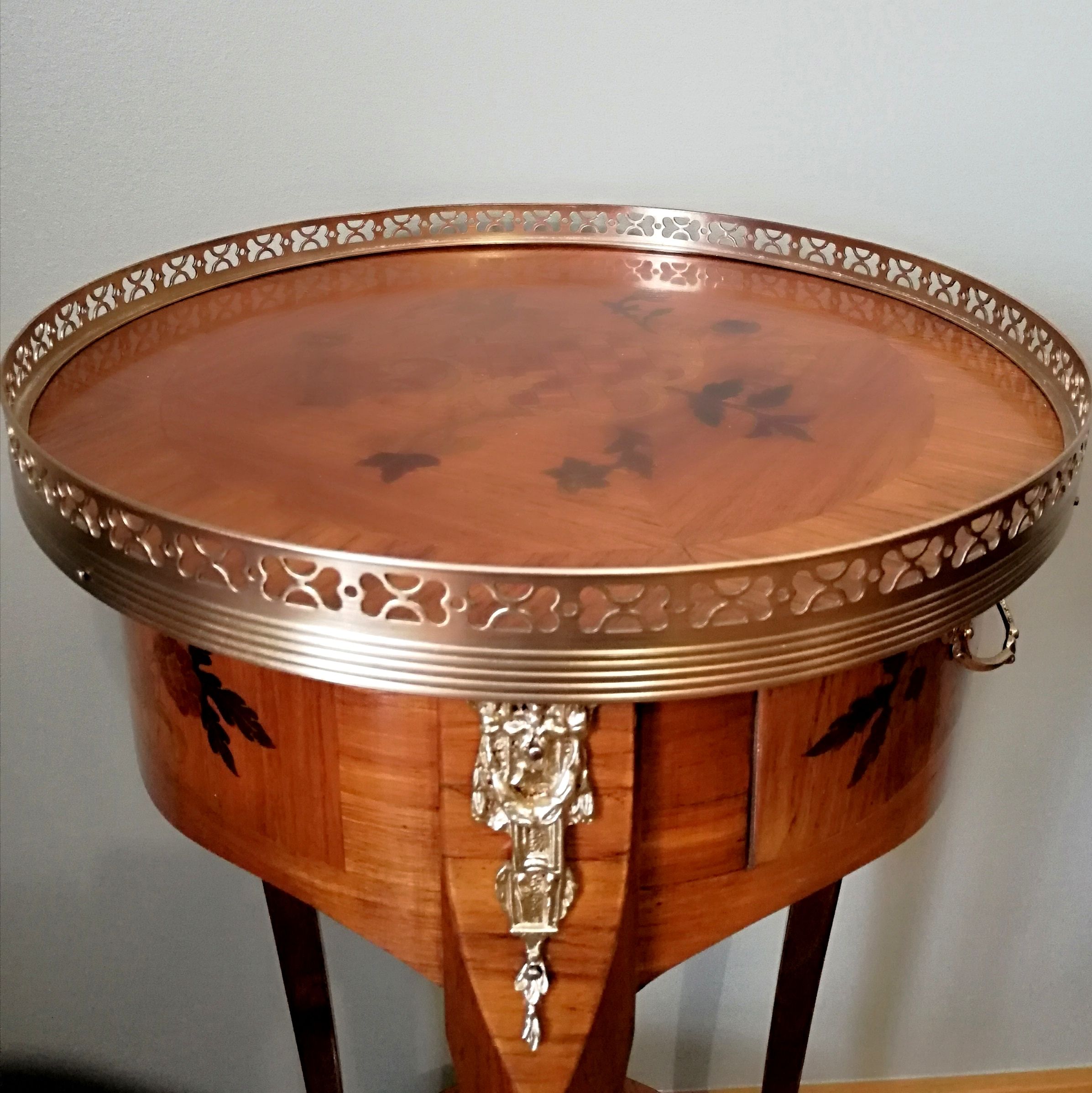 Pedestal table or harness in rosewood marquetry Louis XV style