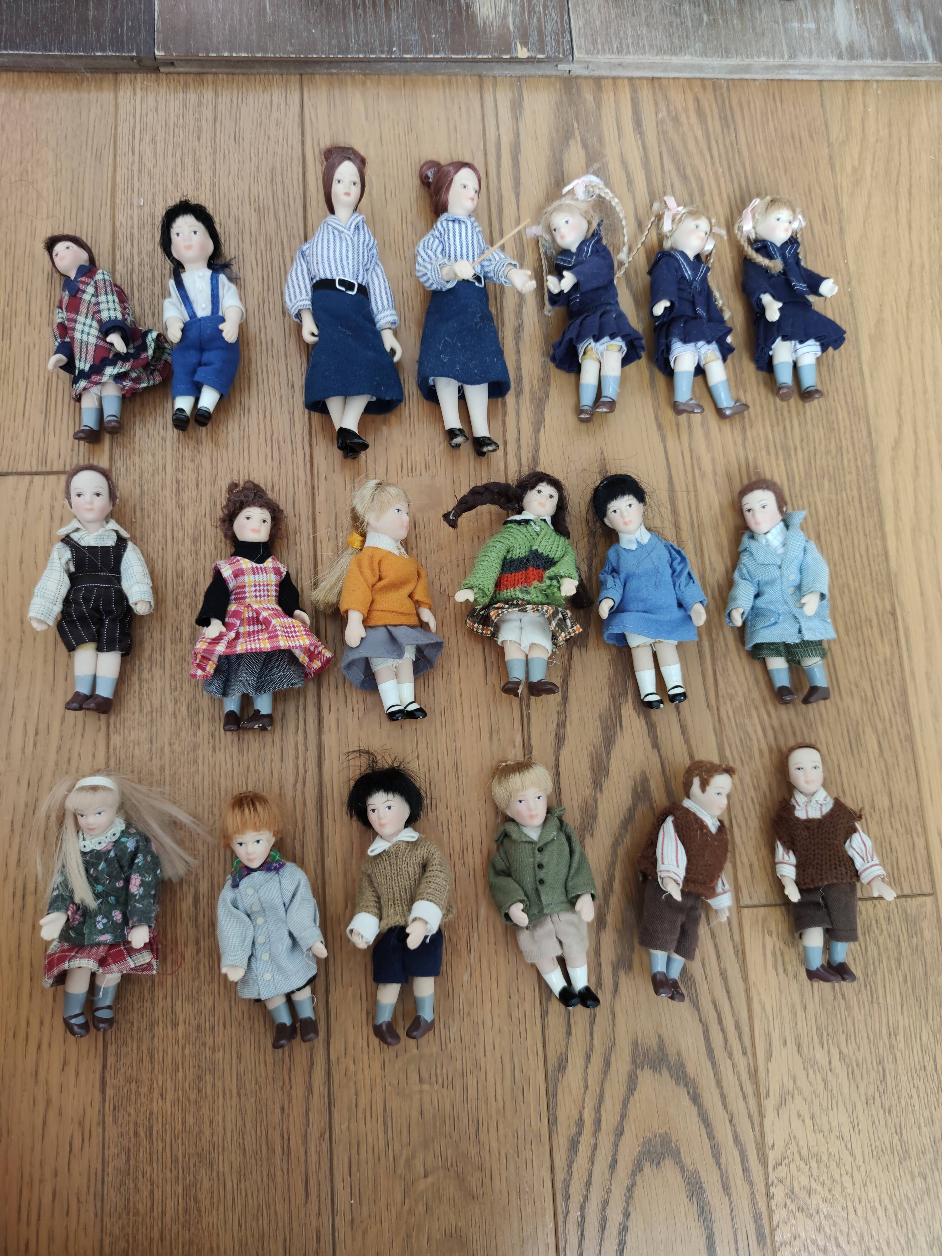 Doll School