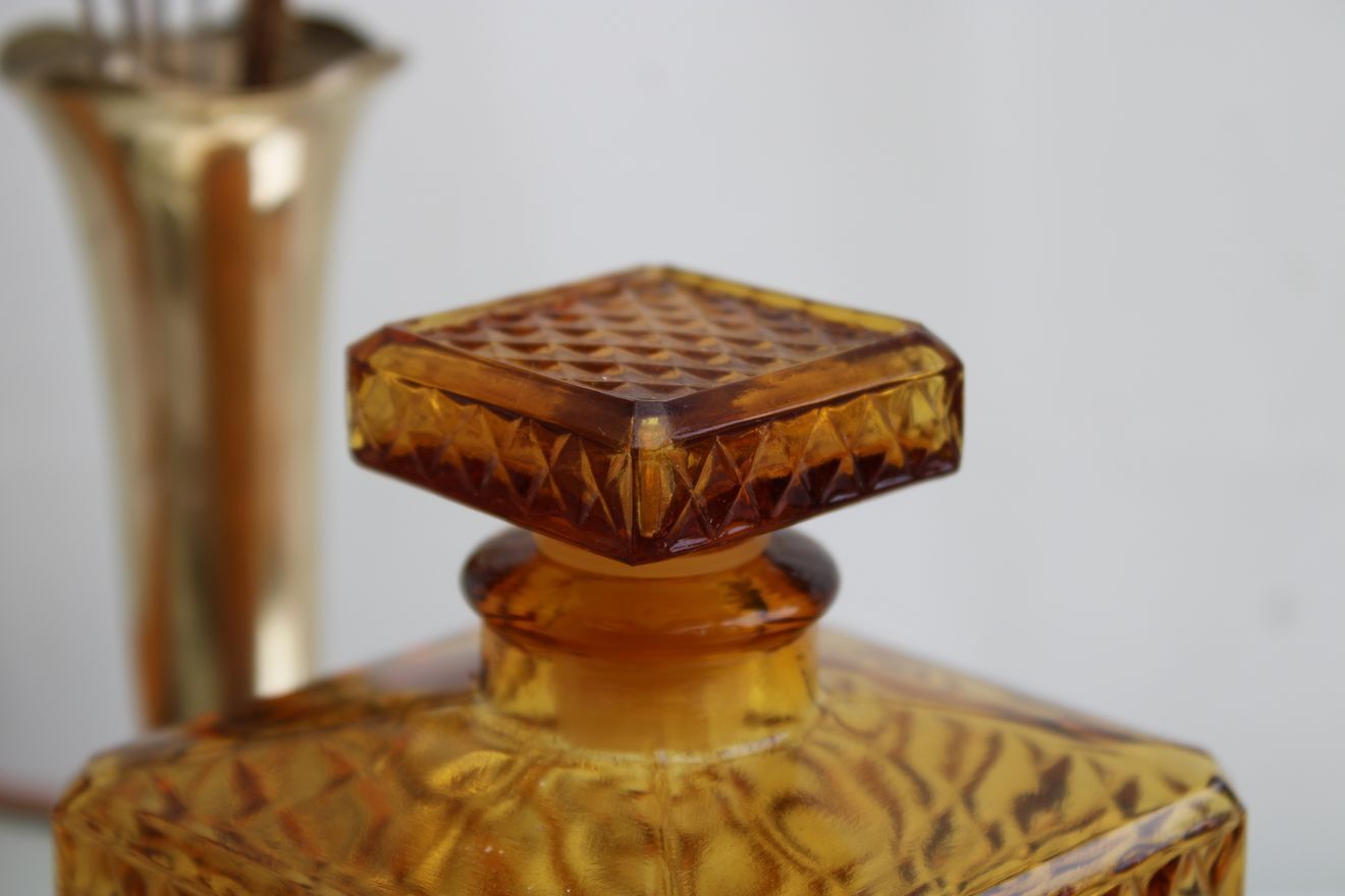 Glass decanter