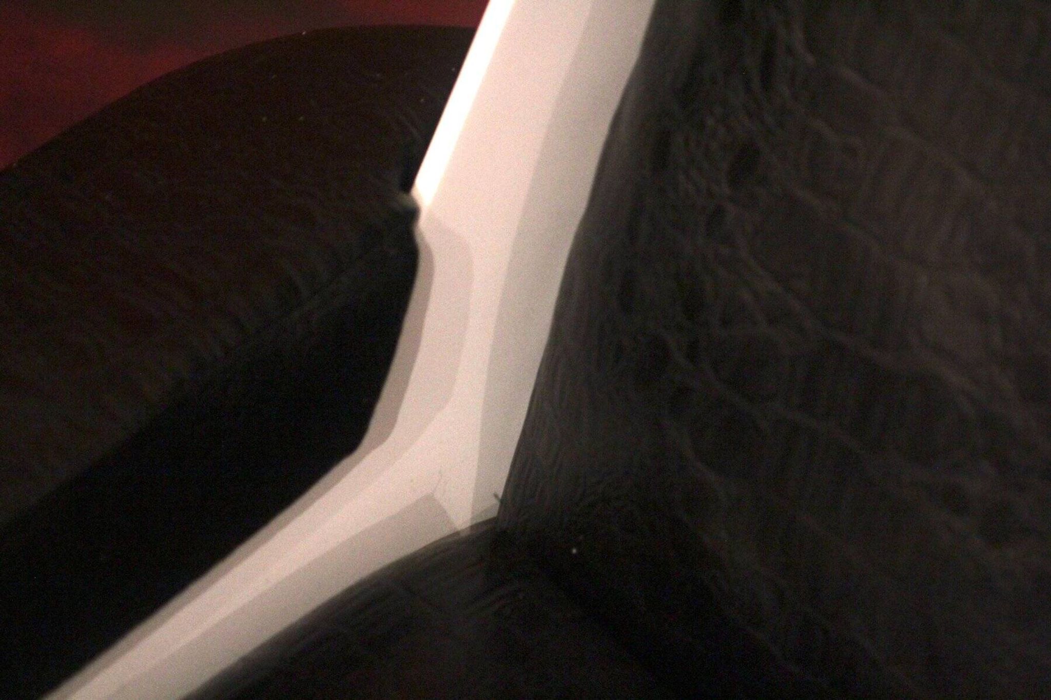Fauteuil Lounge de l'ère spatiale, laque blanche, cuir, aspect reptile, Allemagne, années 1970.