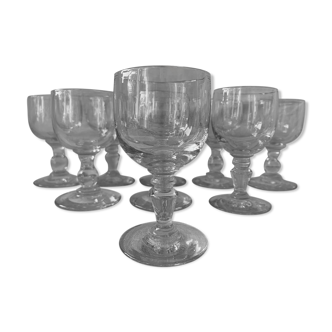 Set de 9 petits verres soufflés sur pied en cristal Louis Philippe