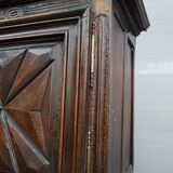 Armoire deux corps haut en retrait style Louis XIII