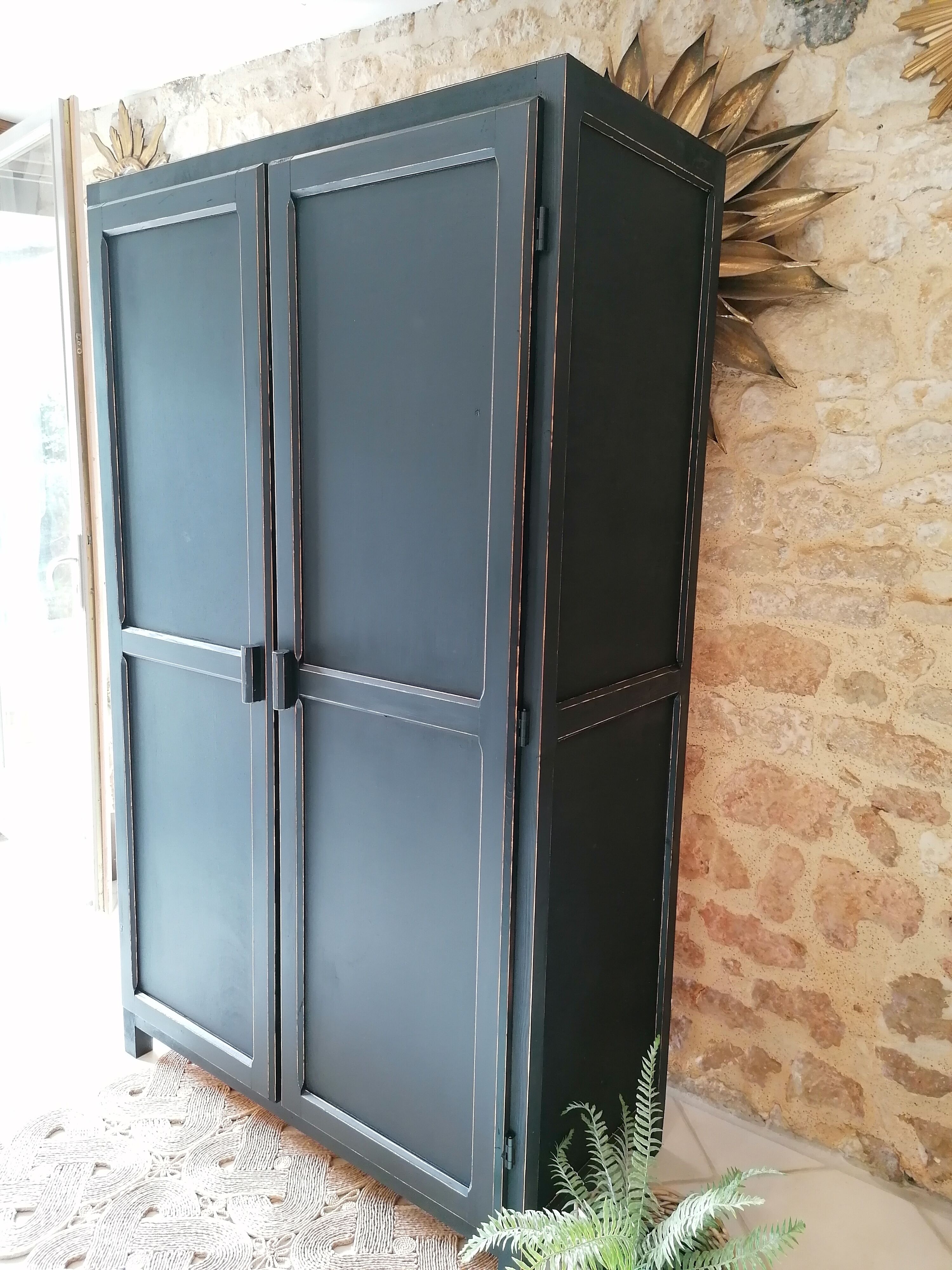 Armoire parisienne