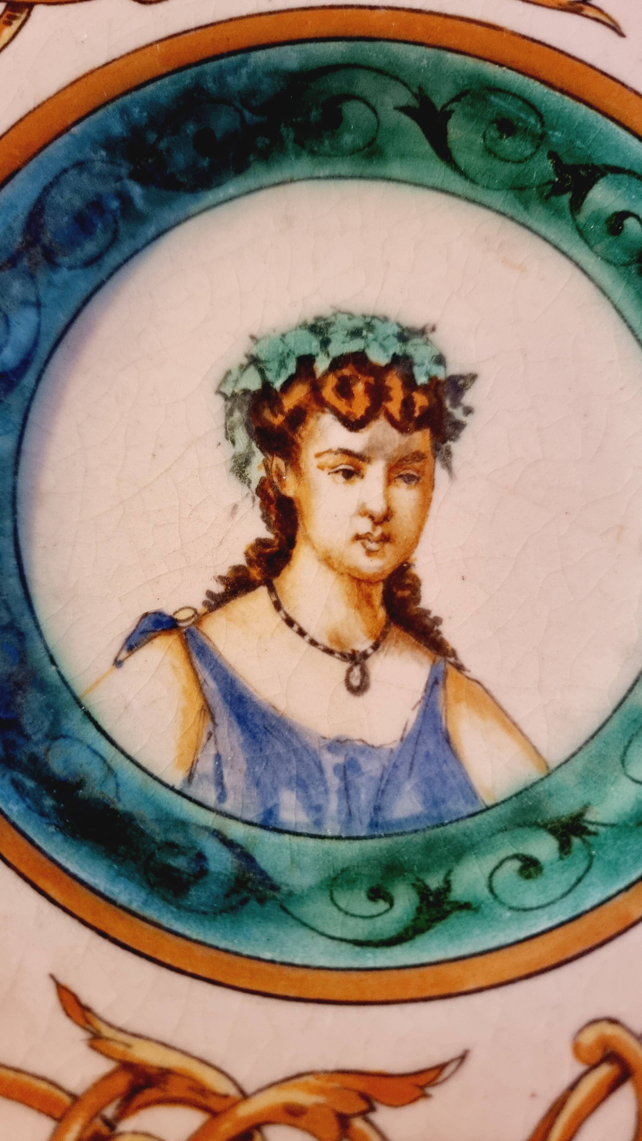 Italian faience plate with a female portrait decoration, Renaissance style.