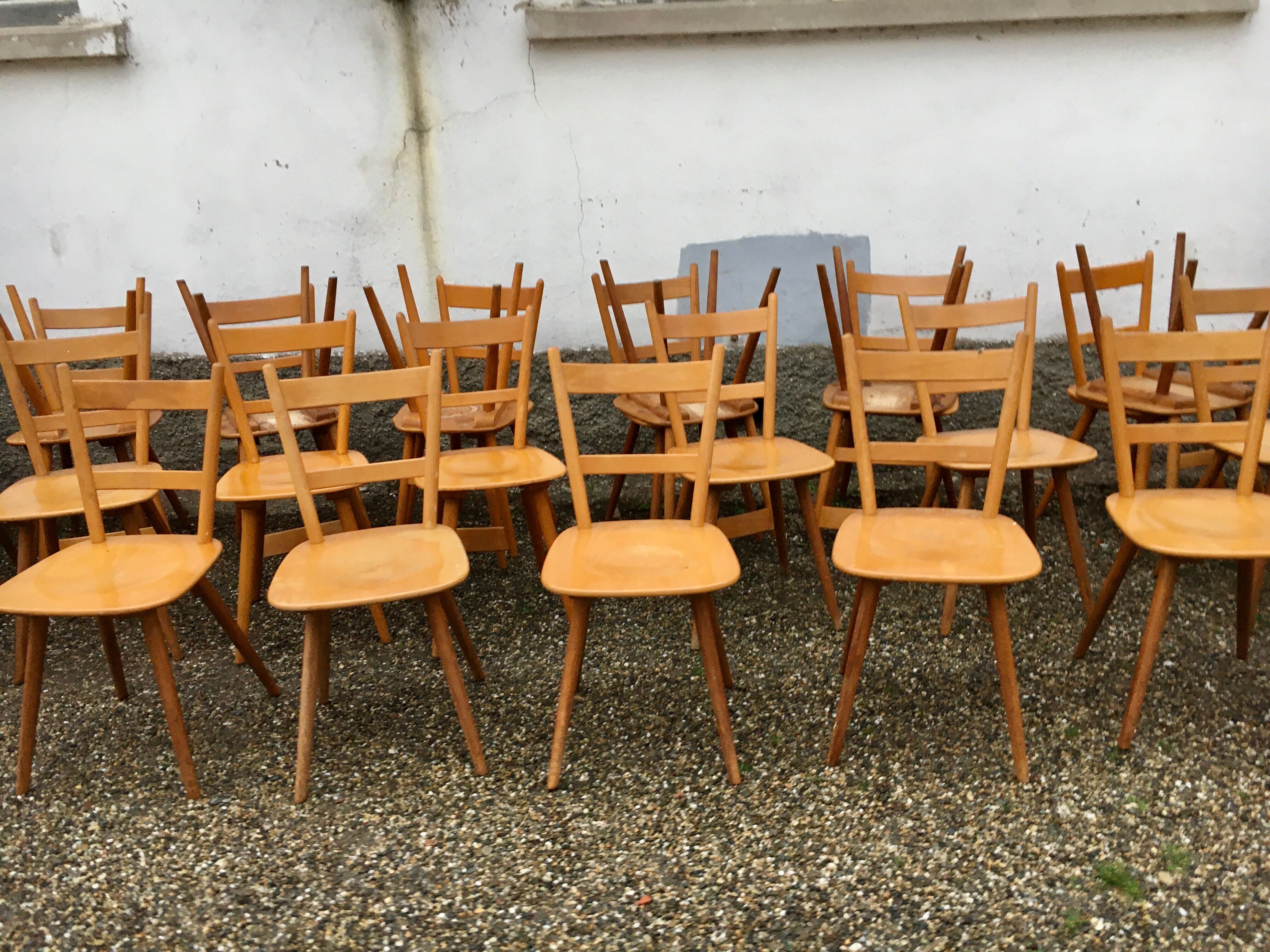 Série de 50 chaises  bistrot 1960