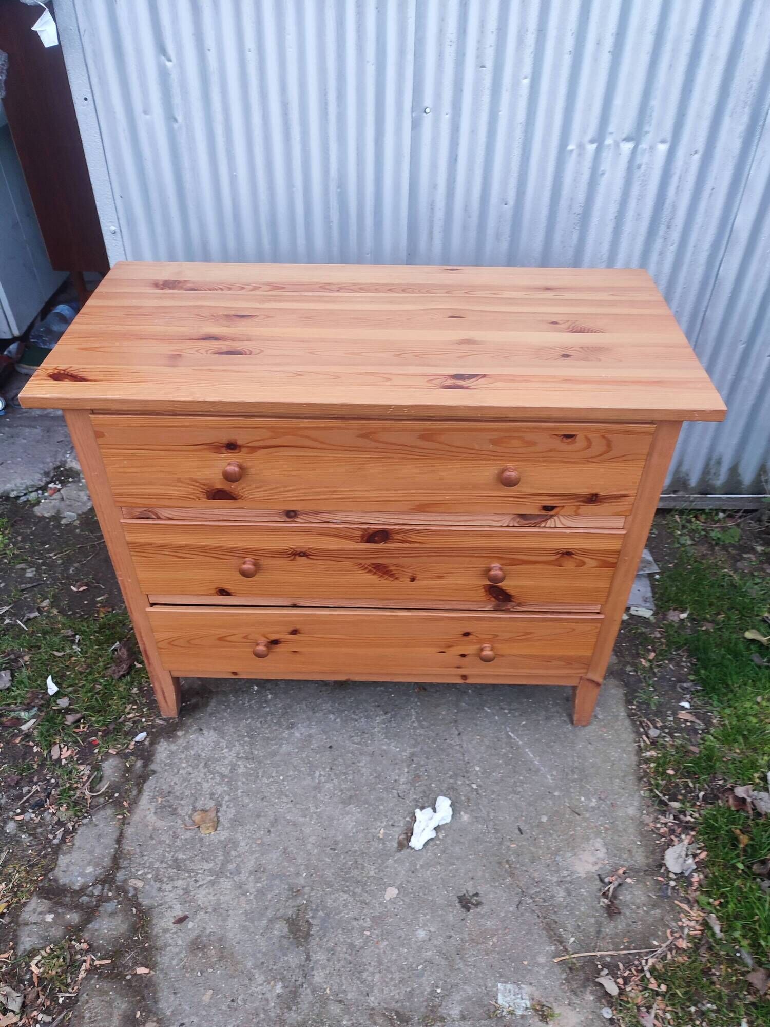 Old chest of drawers 3 drawers in vintage pine wood