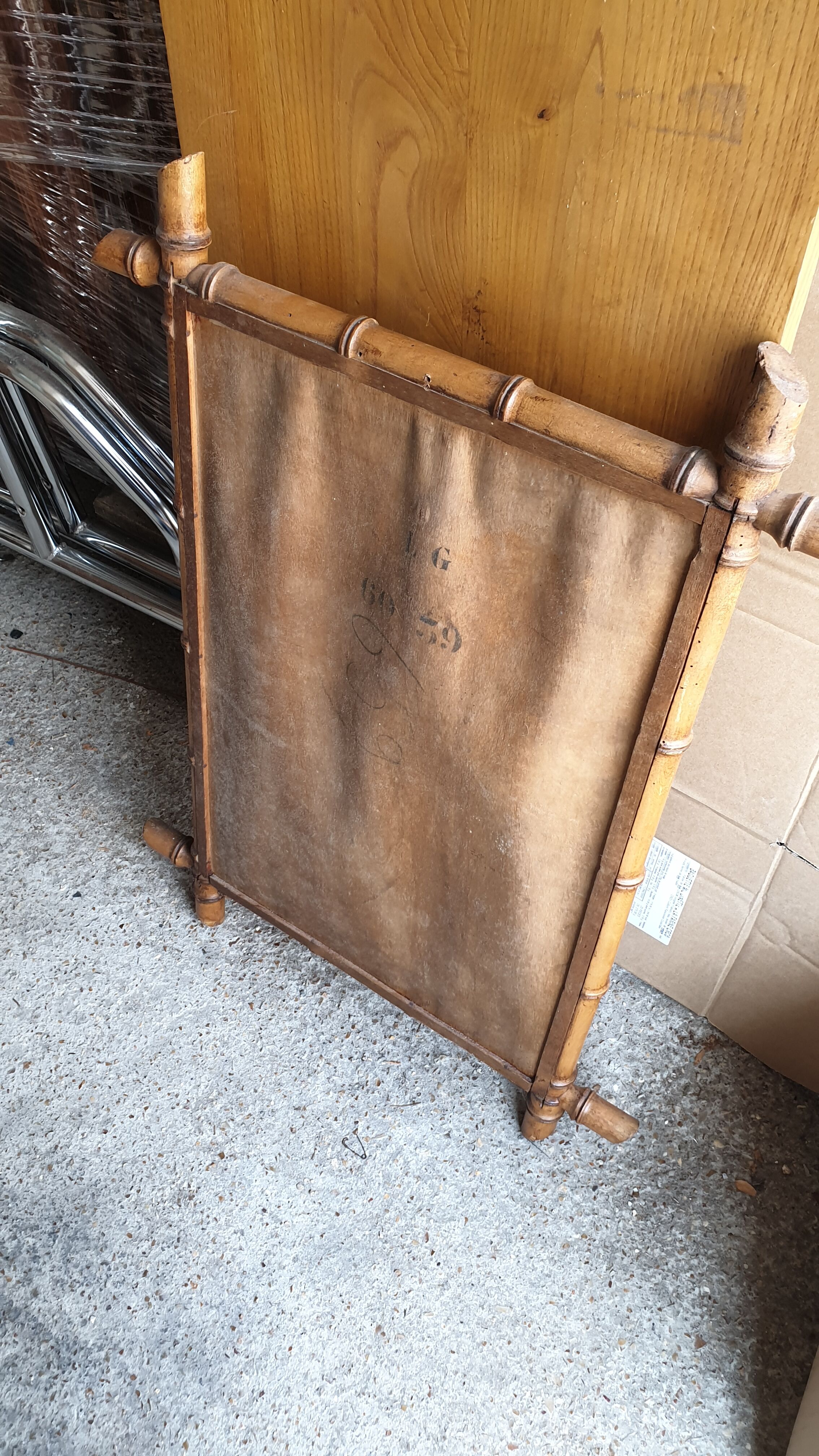 Bamboo barber mirror