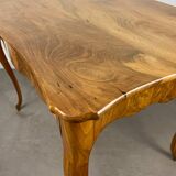 Table Louis XV noyer blond, début 19ème