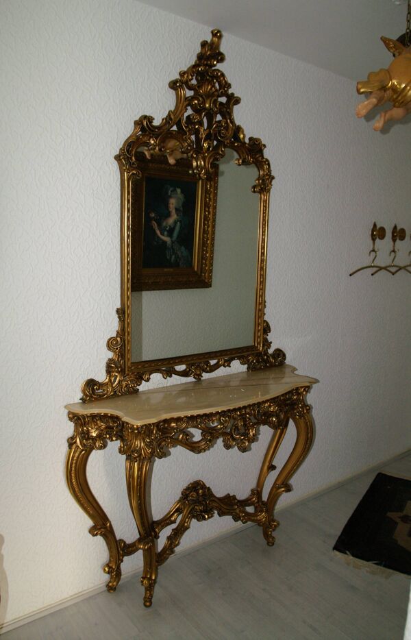 Ensemble miroir avec console bois doré style baroque dessus marbre.