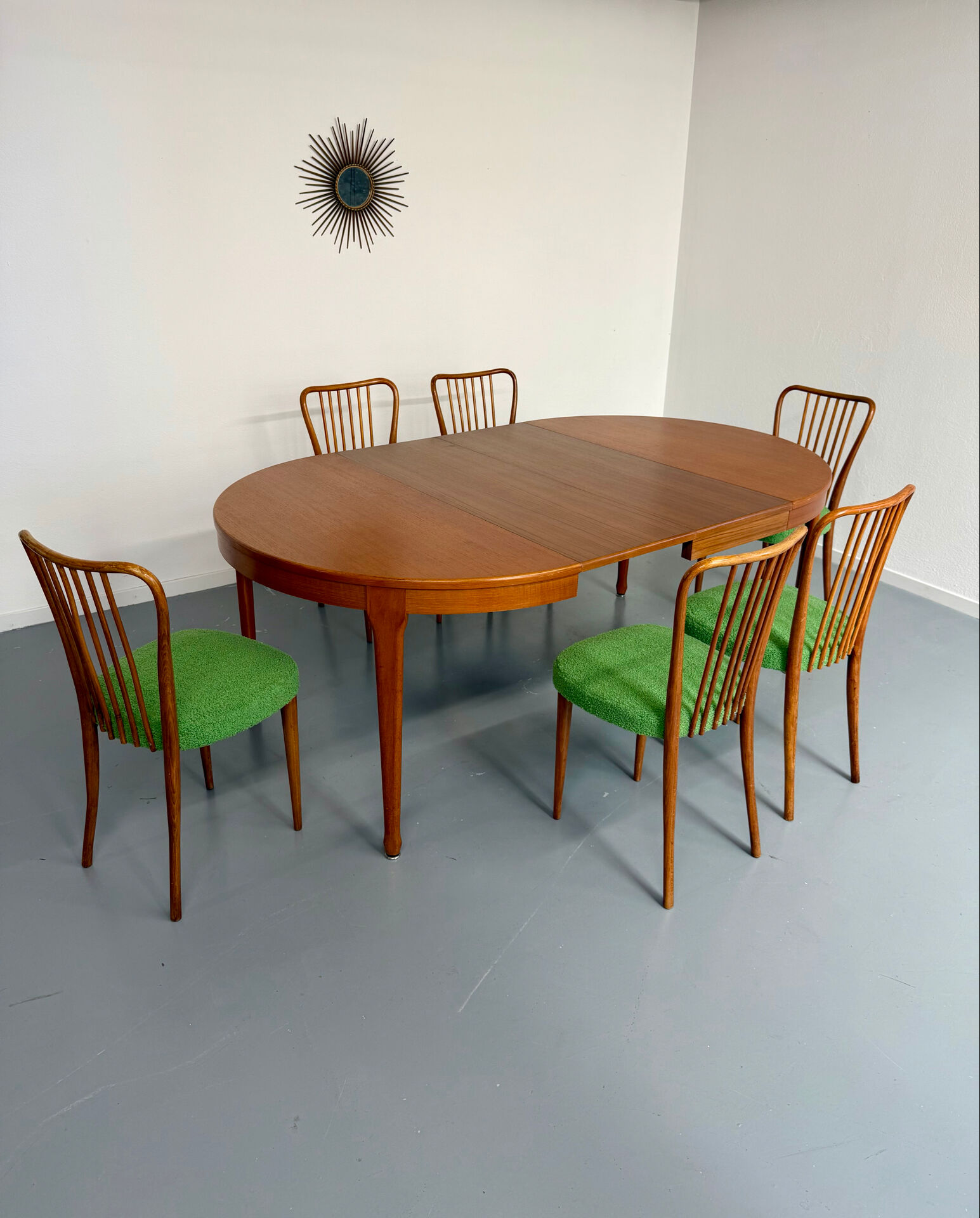 Extendable round teak table French design TV furniture Paris 1960