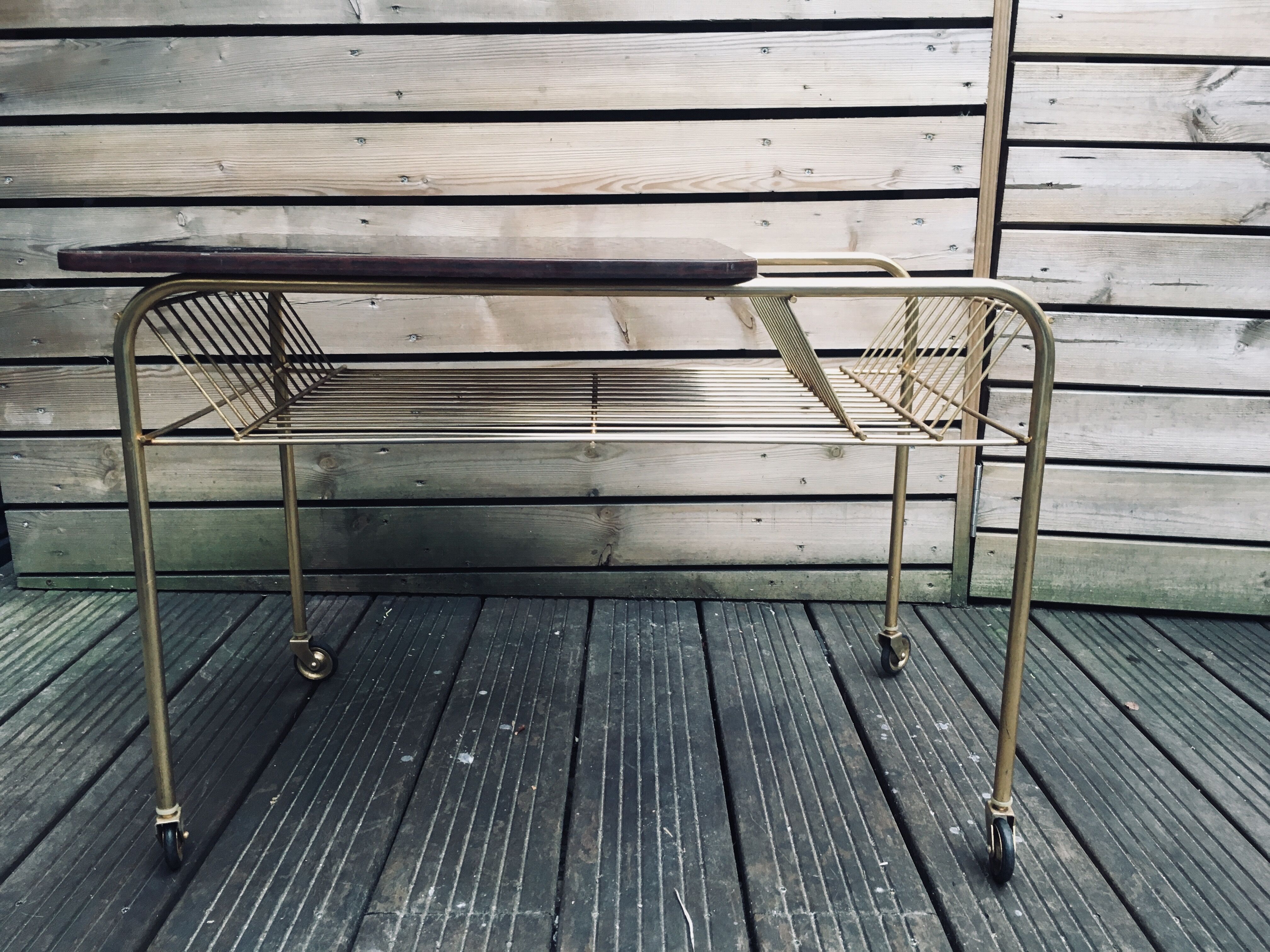 Piece of furniture to vinyl 45 rpm