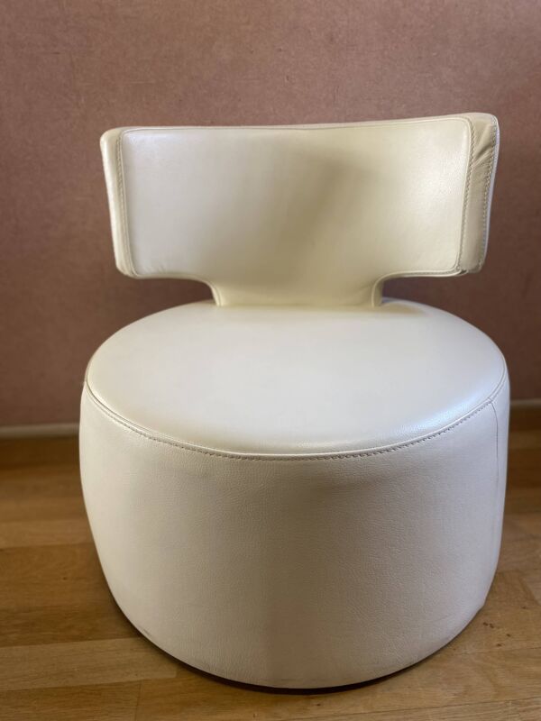 Fauteuil cuir blanc, Chateau d'Ax, parfait état