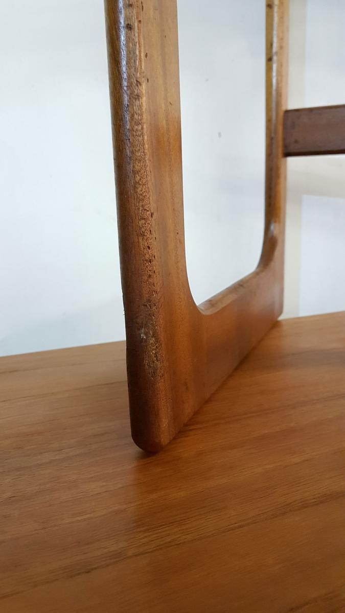 Adjustable pull-out tables of McIntosh s 1970