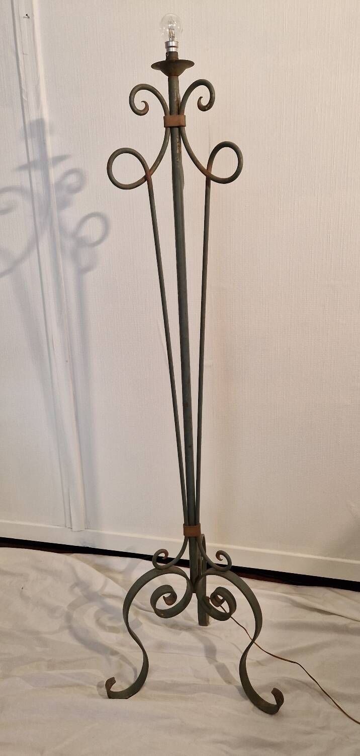 Lampadaire fer forgé torsadé luminaire