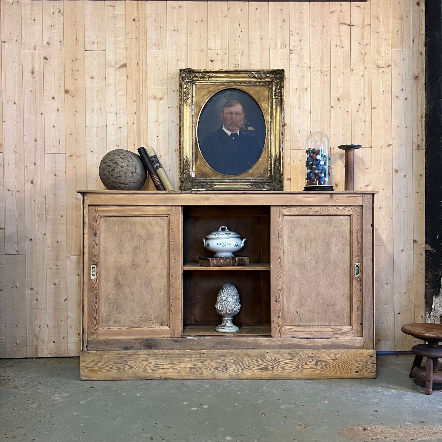 Enfilade d’atelier  à portes coulissantes