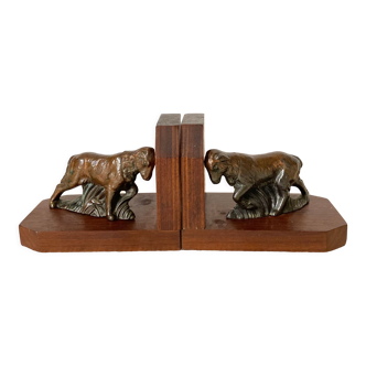 Wooden and regulates bookends