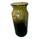 Vase en verre soufflé de couleur verte