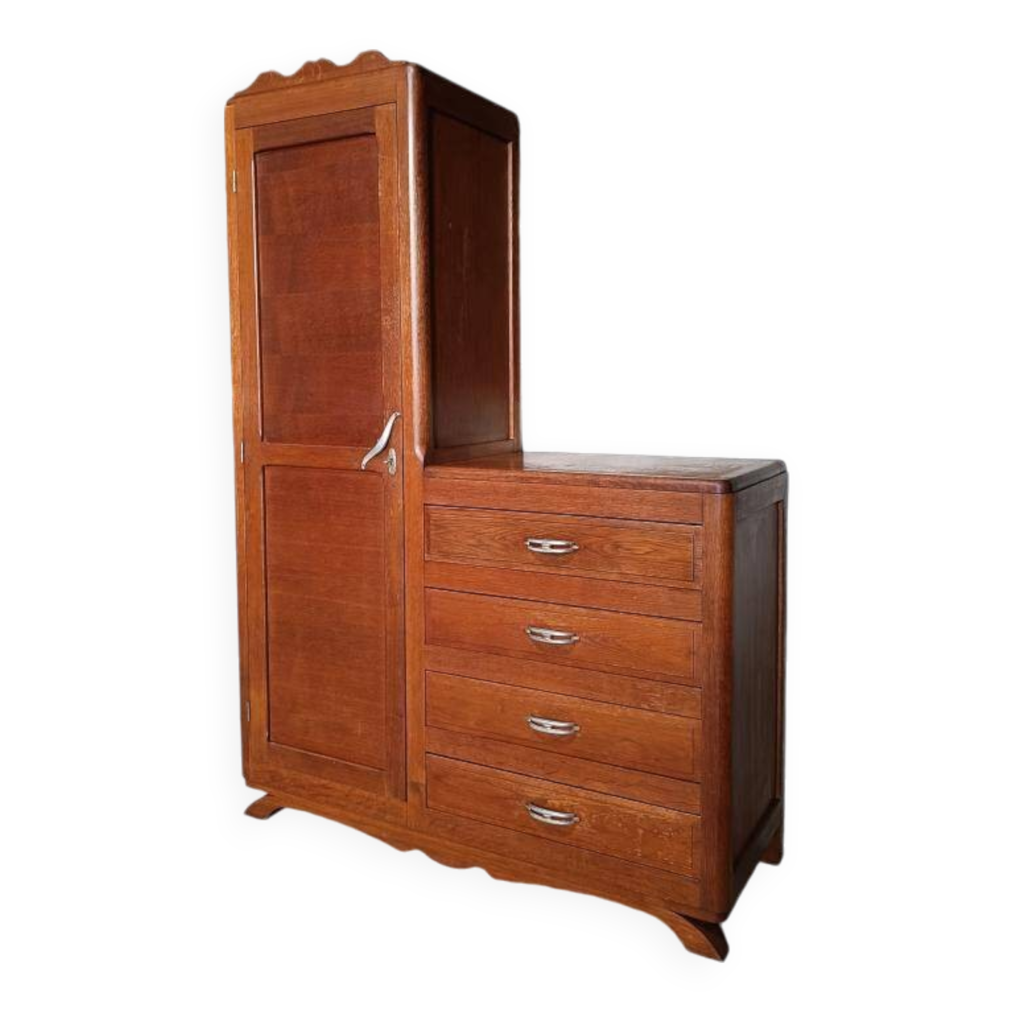 Armoire asymétrique