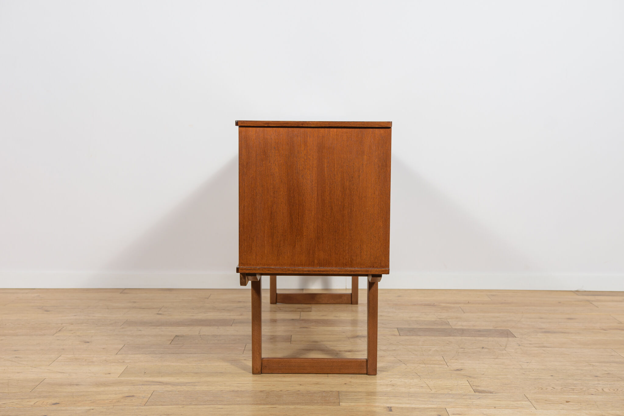 Buffet en teck des années 1960, Royaume-Uni