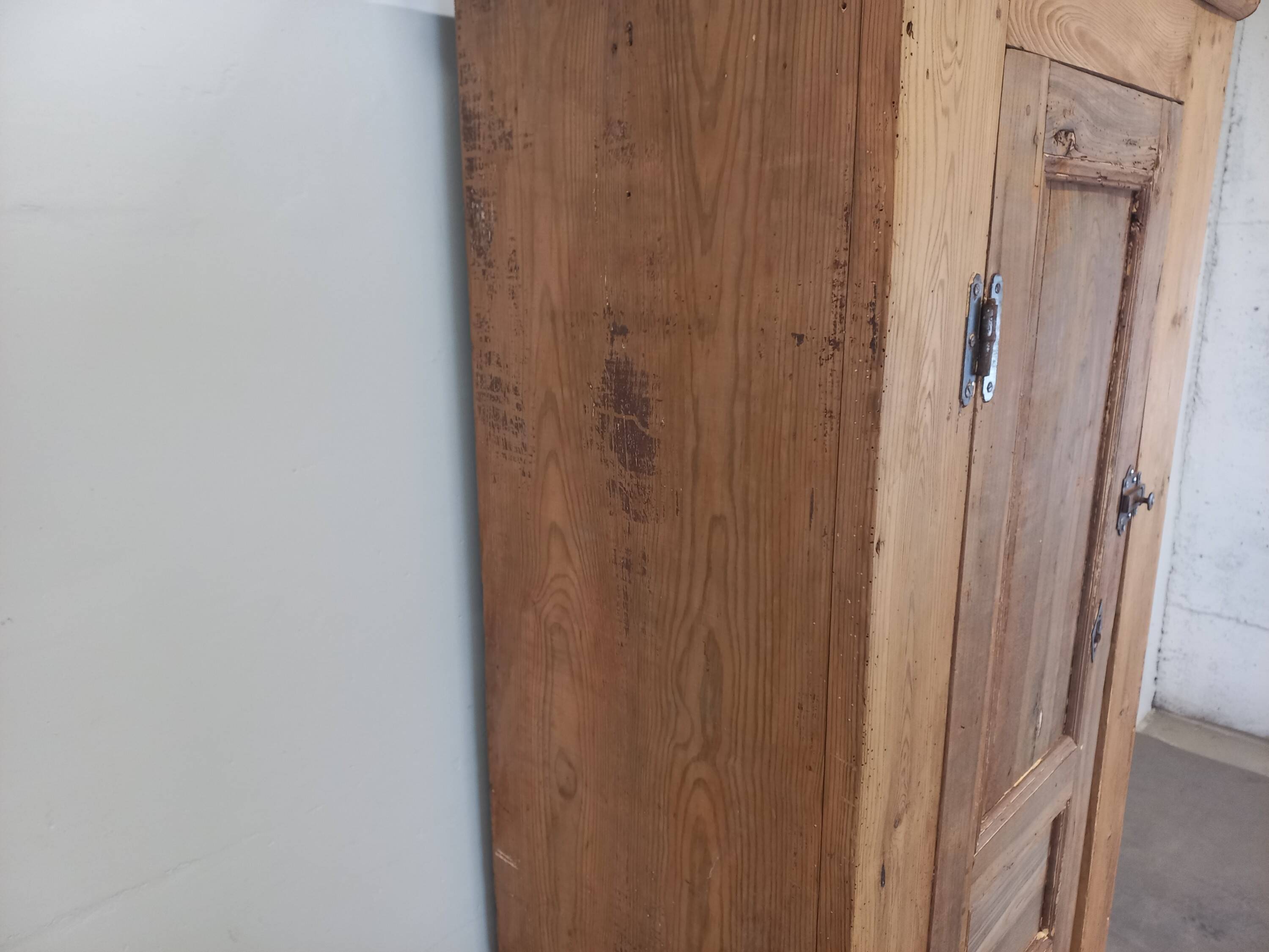 Parisian fir wardrobe