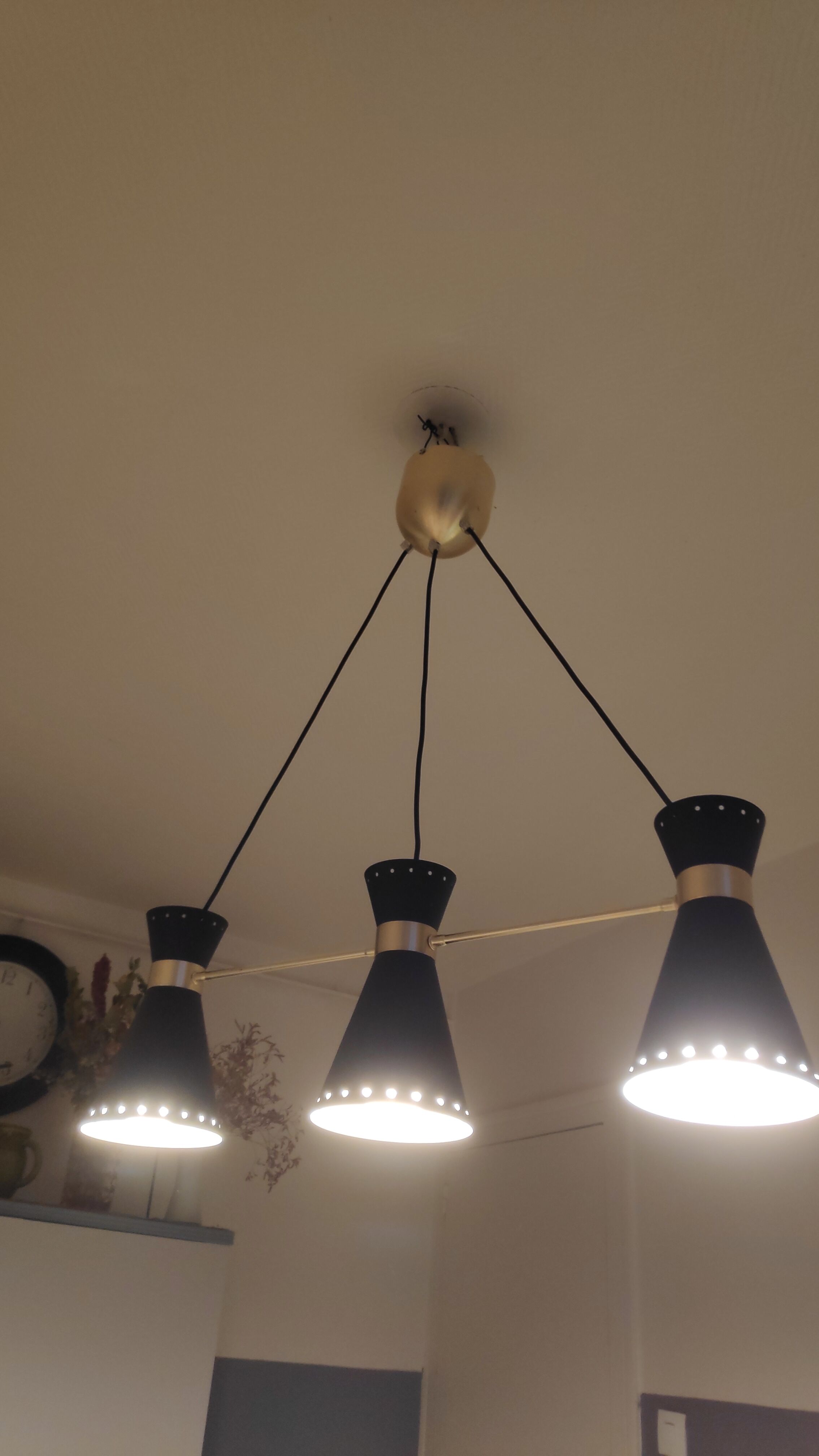 Lustre 3 diabolos en métal noir et doré