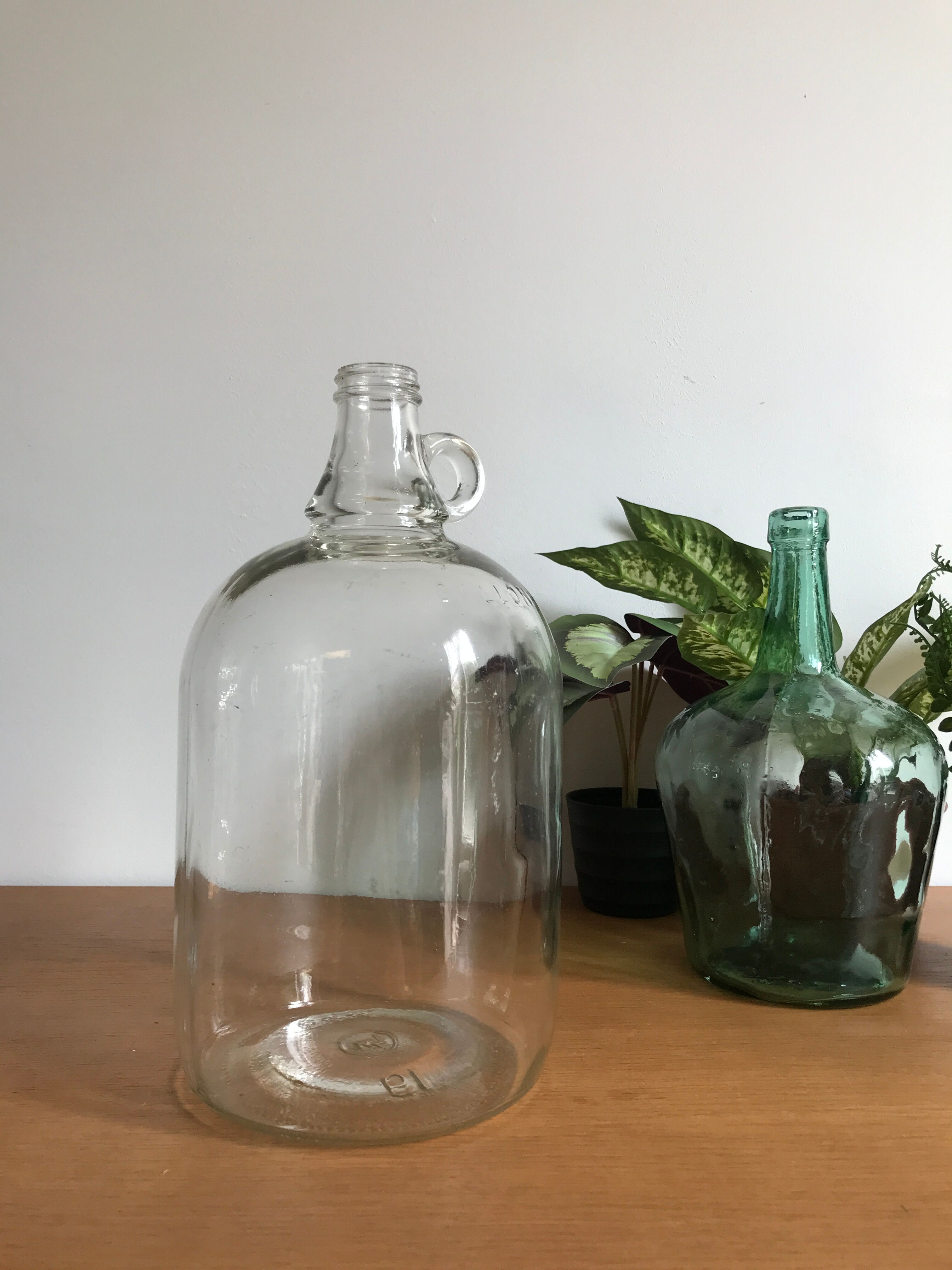 Bottle in transparent glass one gallon (3.8litres)