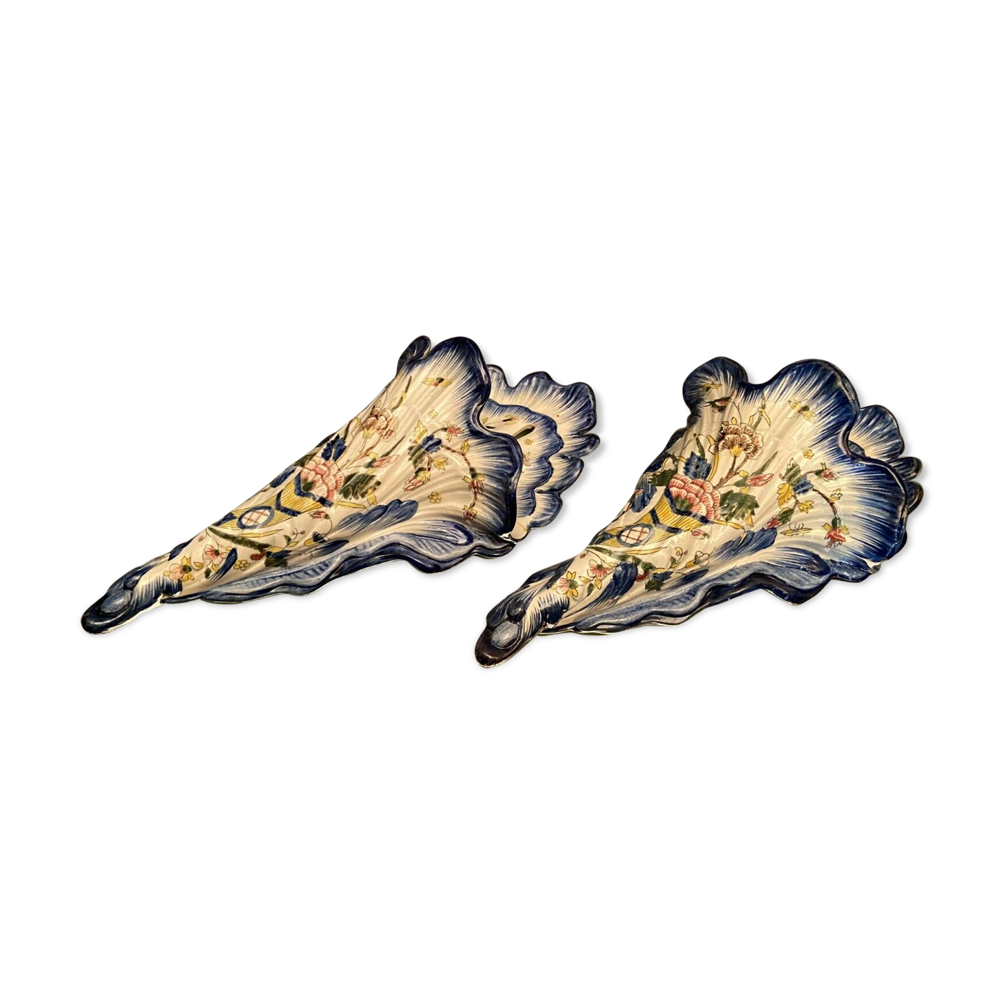 Pair of wall flower girls decorated with cornucopia earthenware from Gien XIX