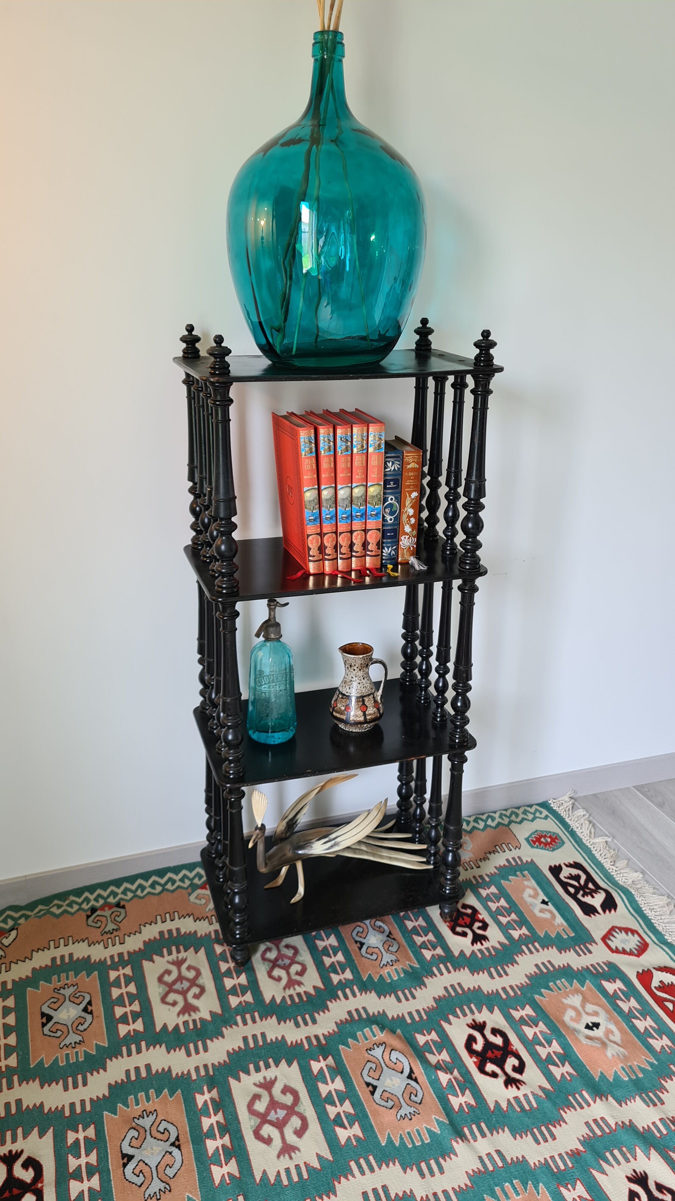 Etagère noir laqué style Napoléon