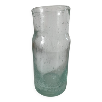 Vase vintage en verre bullé vert très pâle, souffle artisanal