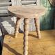 Tabouret tripode de vacher en bois brut