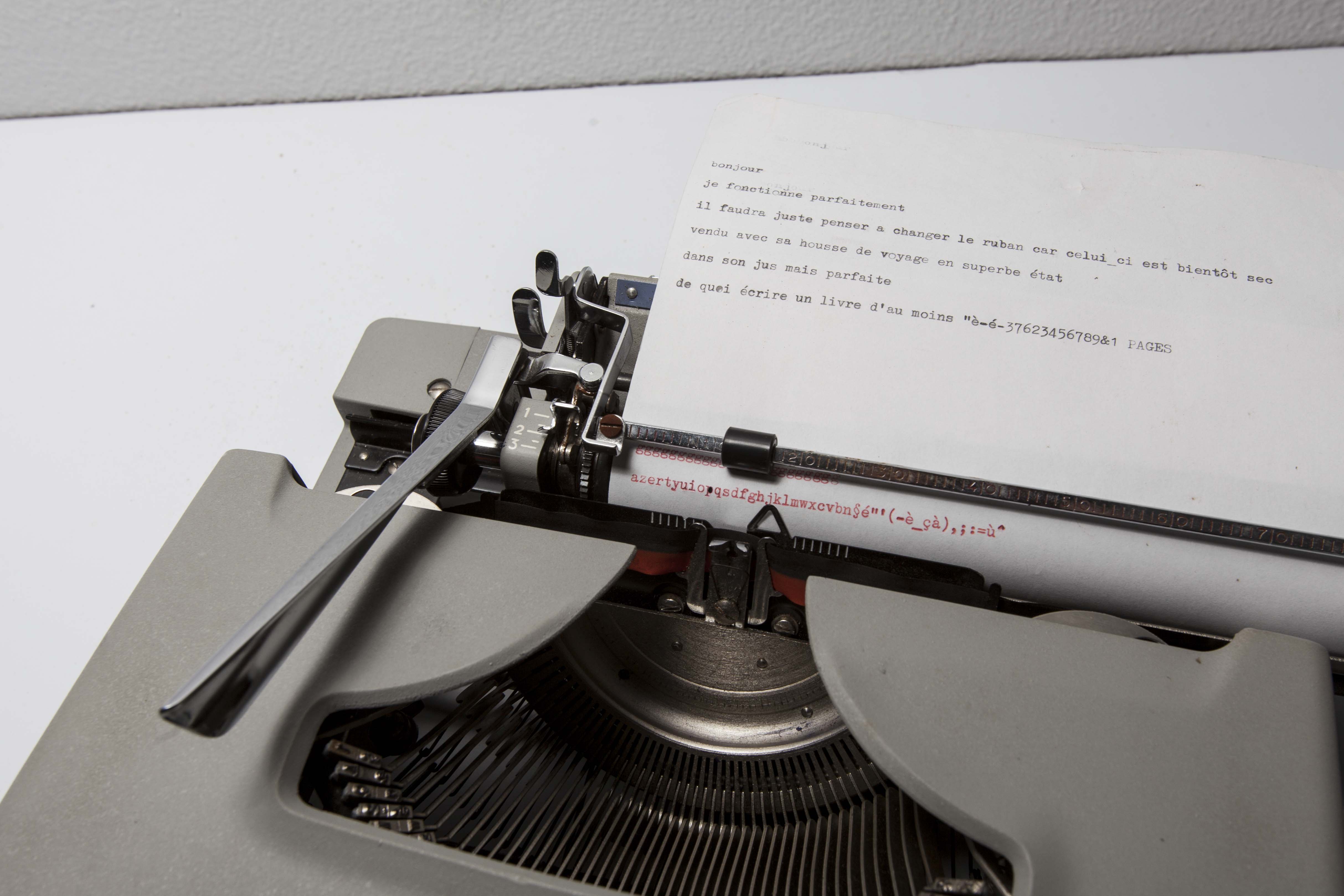 Typewriter Remington Monarch