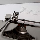 Typewriter Remington Monarch