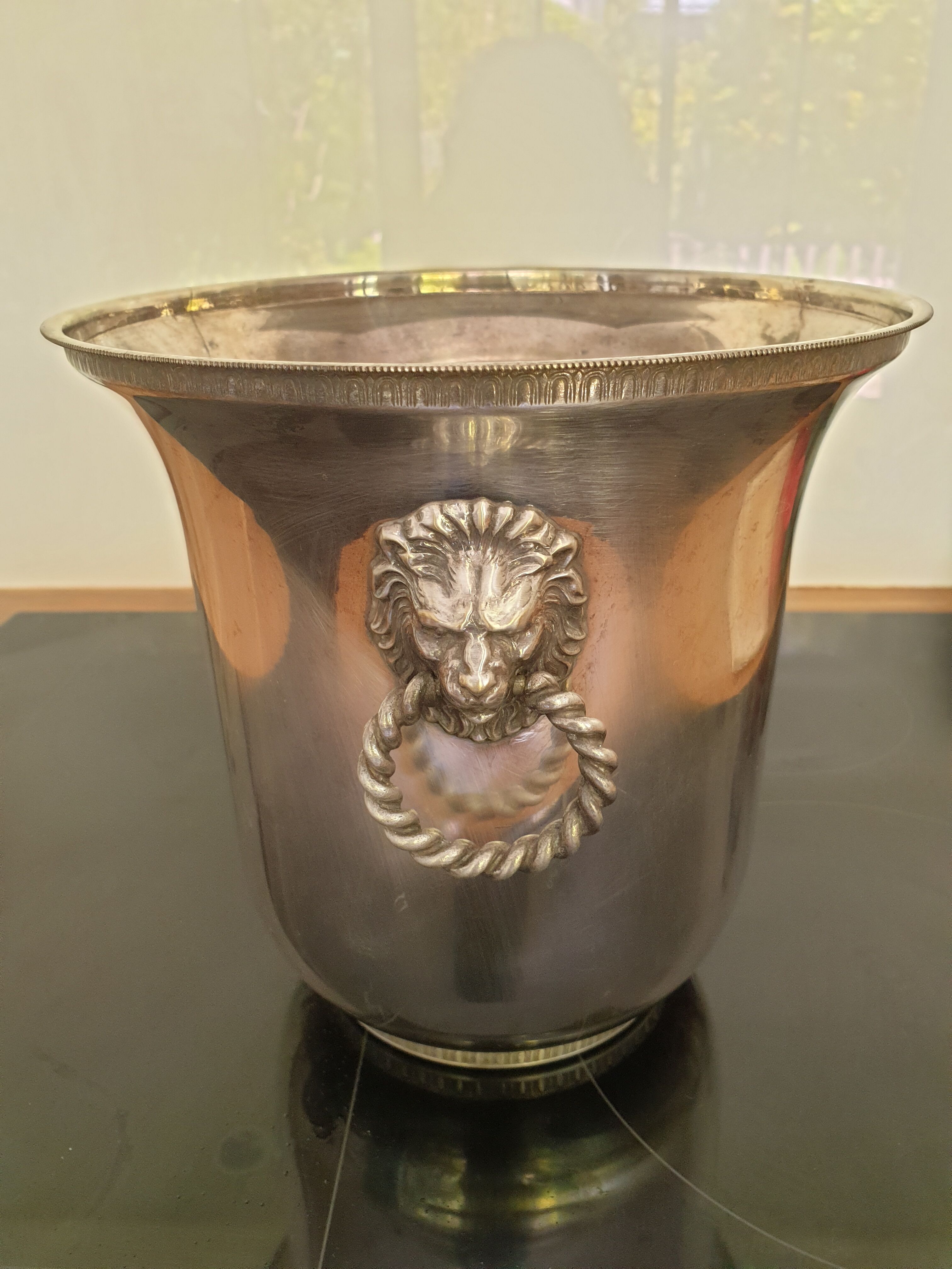 Champagne bucket decoration lion's head in silver metal