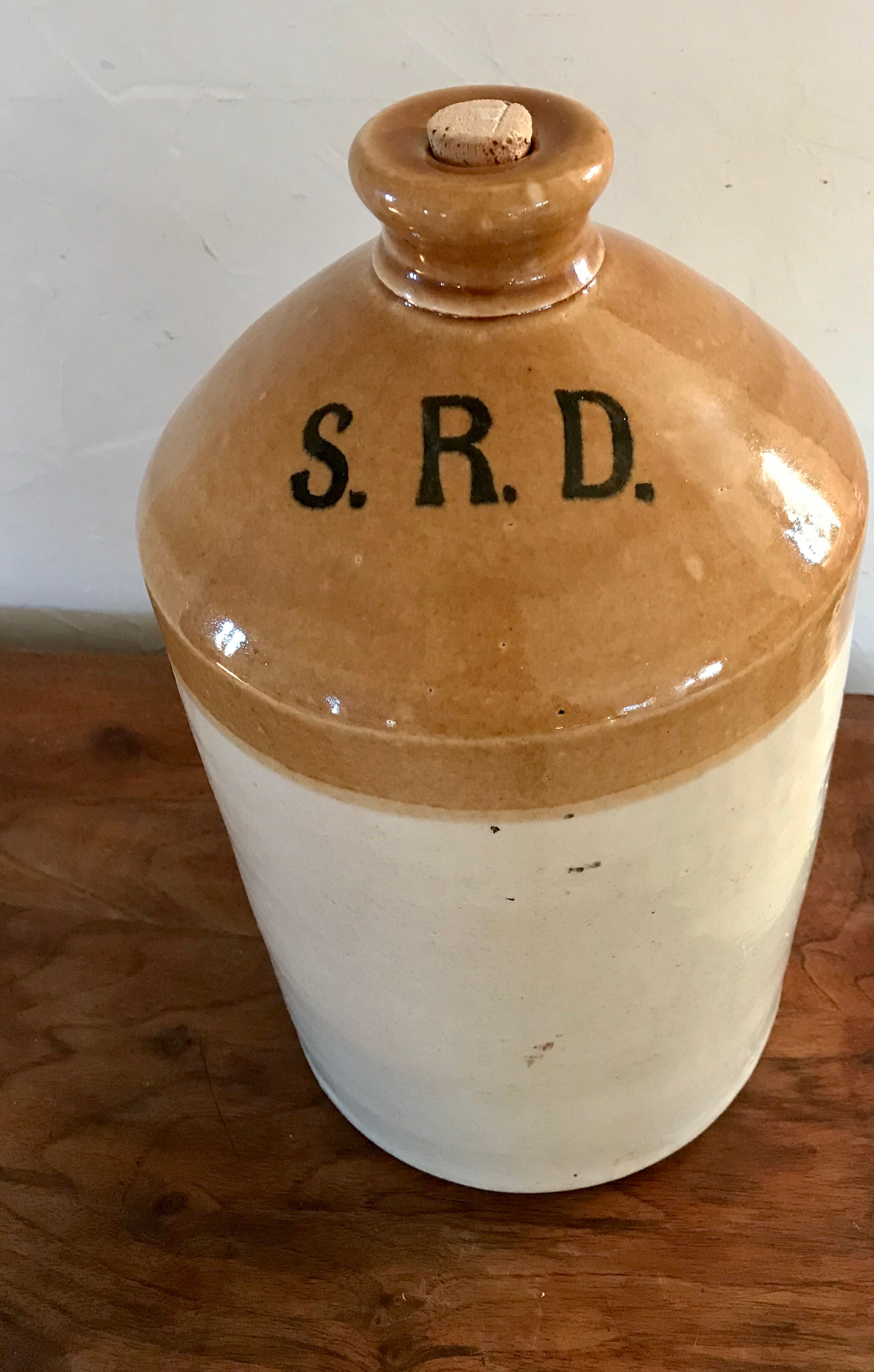 40s varnished sandstone canister
