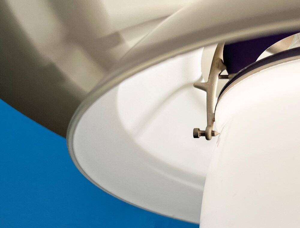 Lampe suspendue en métal et verre modèle danois milieu du siècle Ph 4 1/2 - 4 par Poul Henningsen pour Louis Poulsen, années 1980