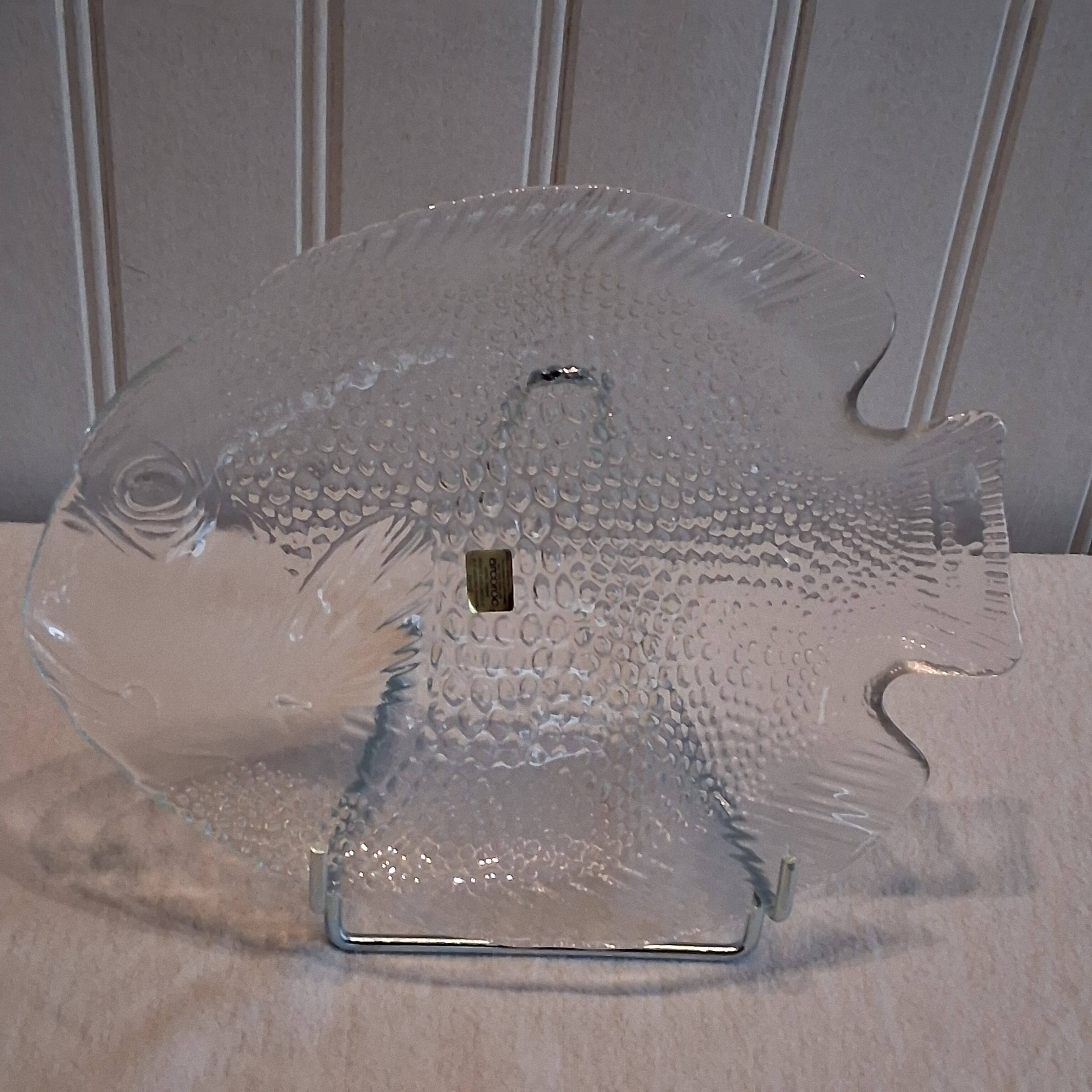 6 glass fish plates from Arcoroc in very good condition.