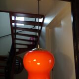 Suspension 1970 opaline orange et laiton