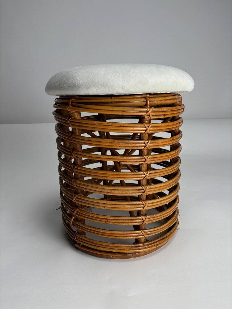 Paire de tabourets italiens en rotin et bambou attribués à Tito Agnoli, années 1960