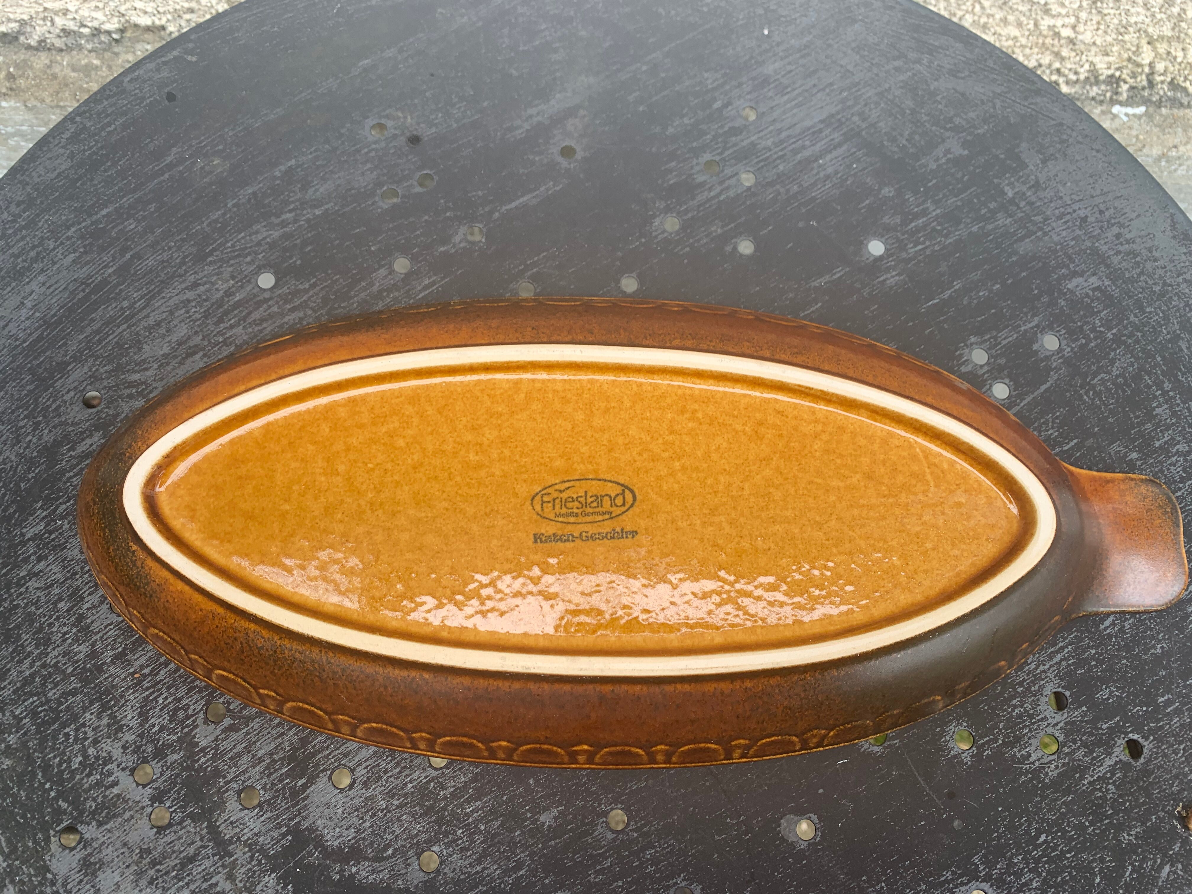 Glazed ceramic dish with fish pattern in relief friesbud melitta germany katen geschler 70