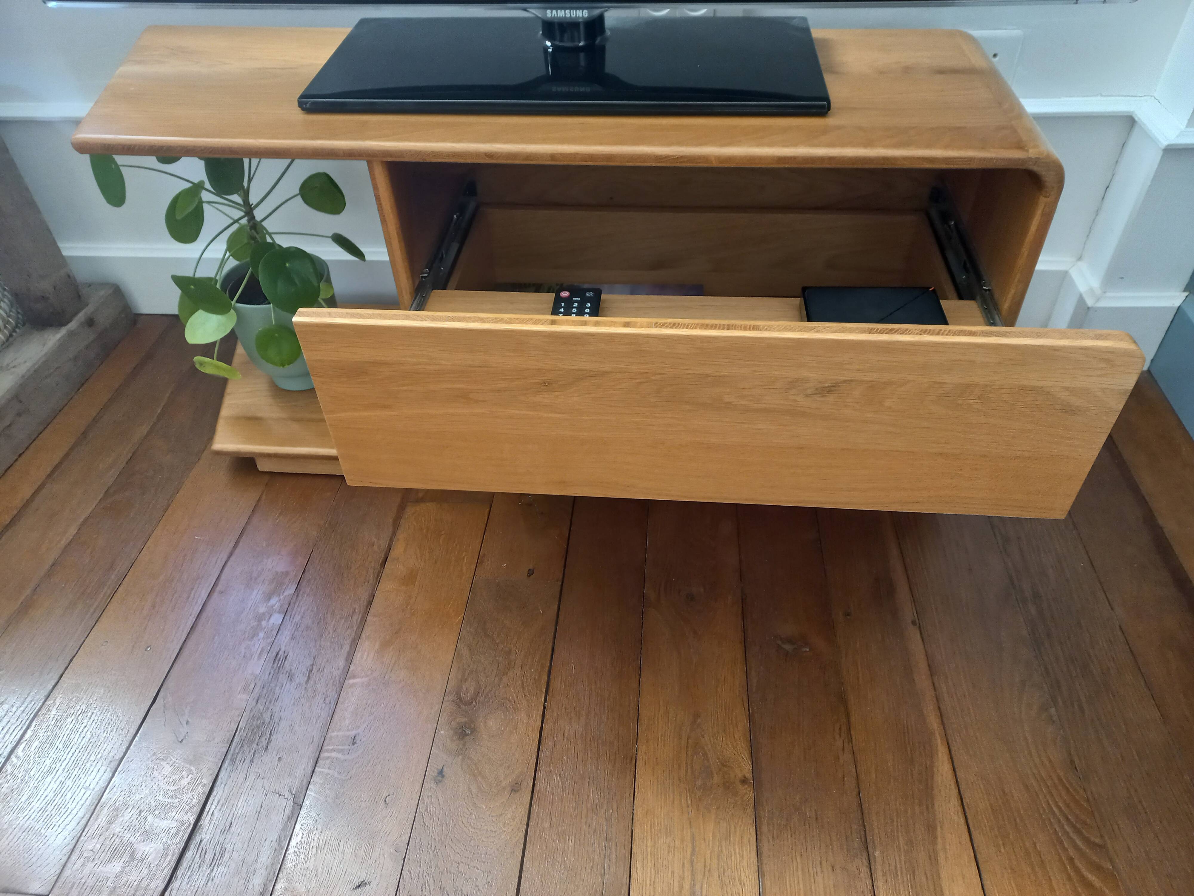 Scandinavian TV unit in solid light oak