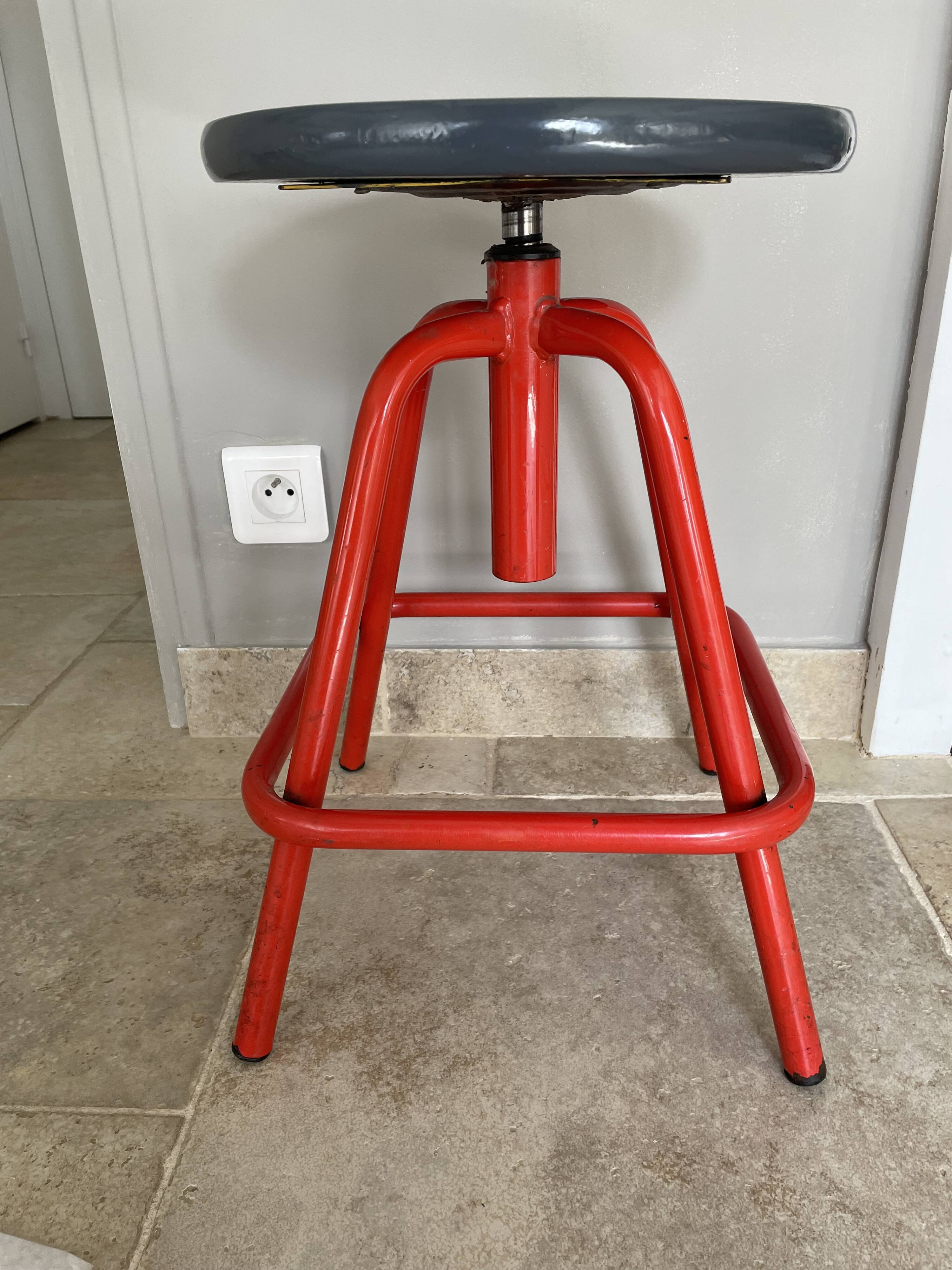 Tabouret d'atelier à vis vintage