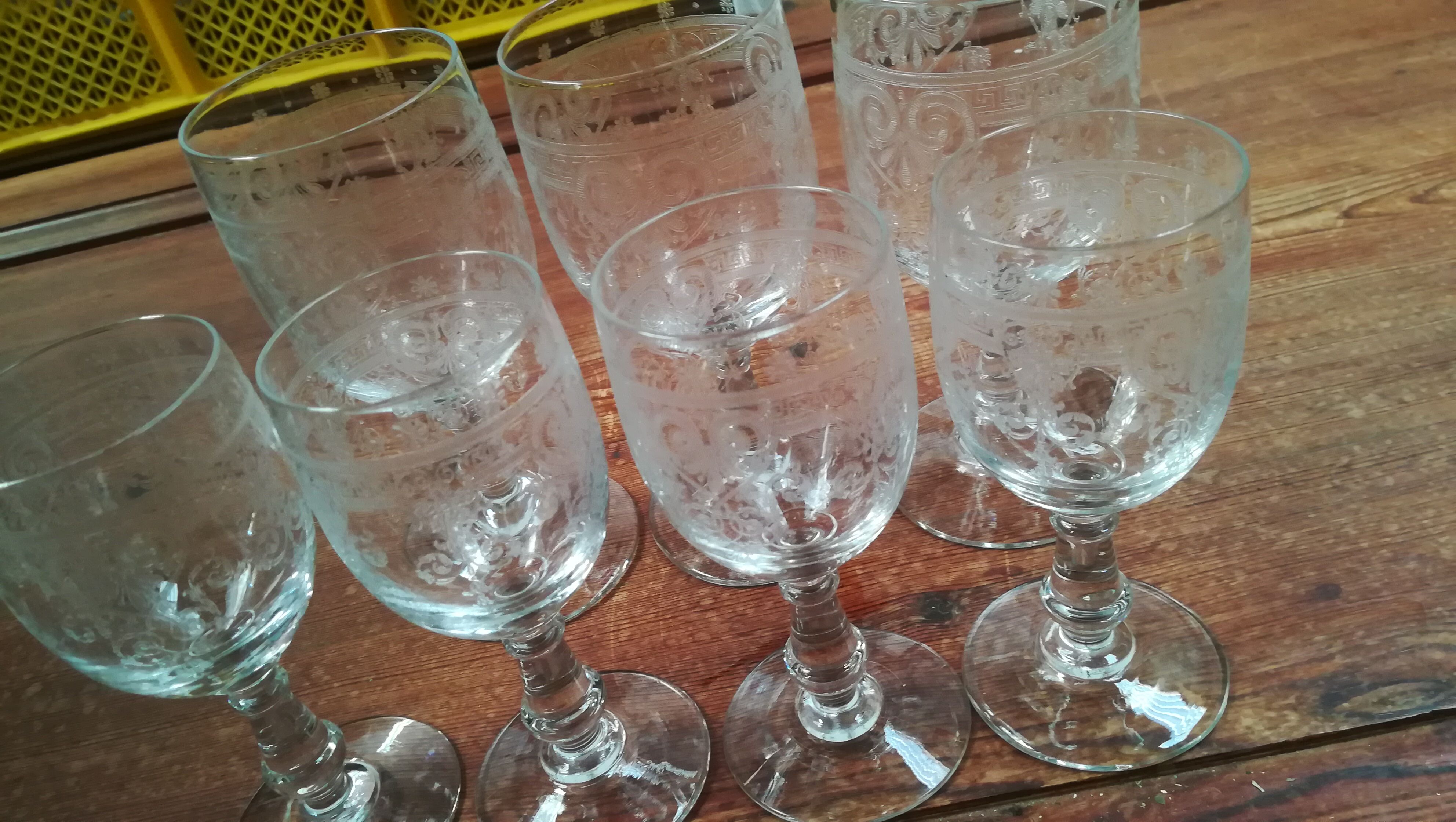 Set of 7 glasses cut with hearts and scrolls