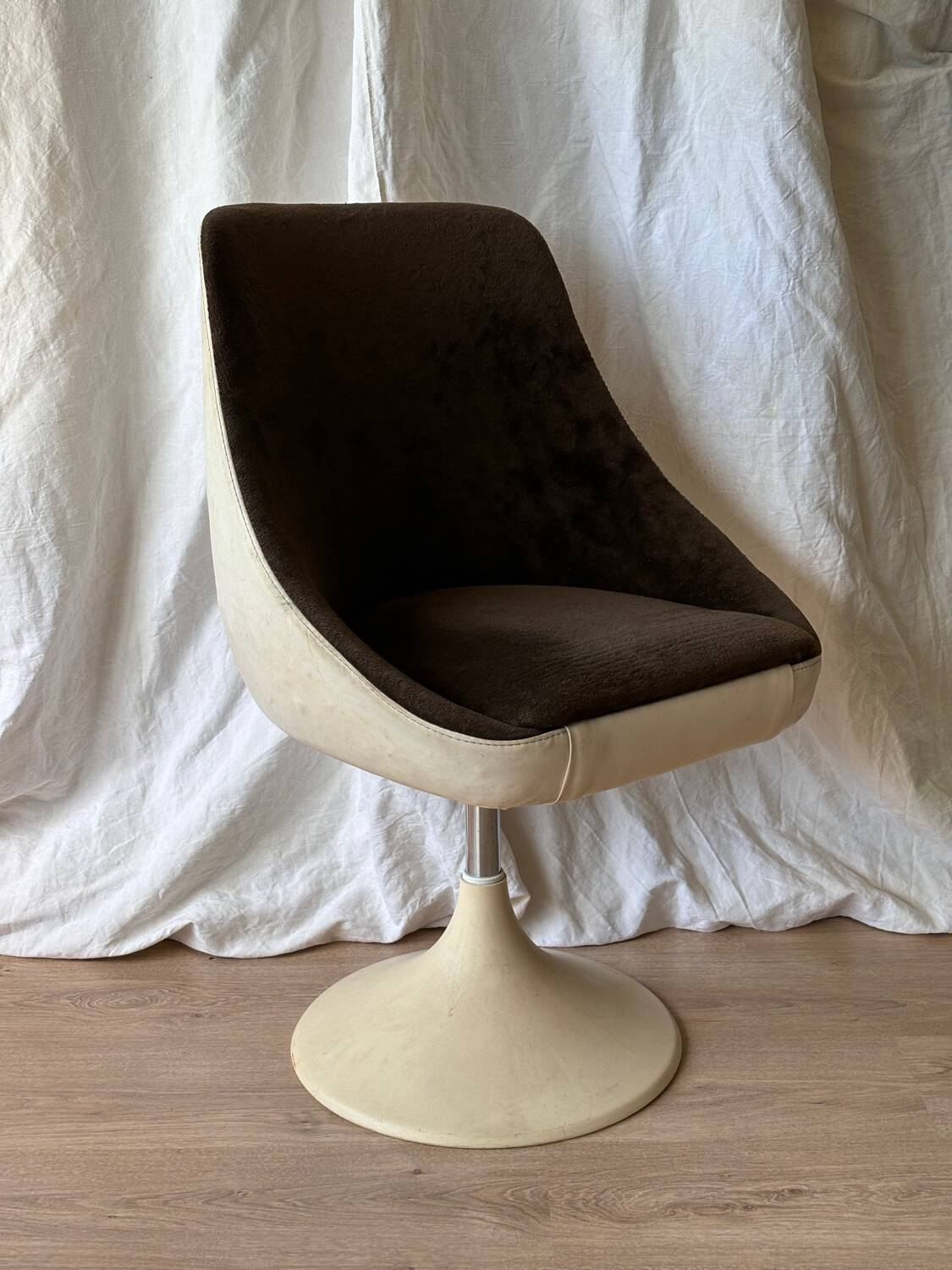 Swivel tulip chair 1970