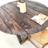 Round table in popular oak, circa 1880.