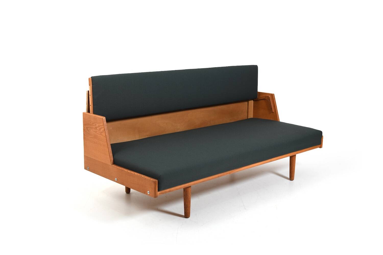 Early Daybed GE-258 by Hans Wegner 1950s / New Upholstery